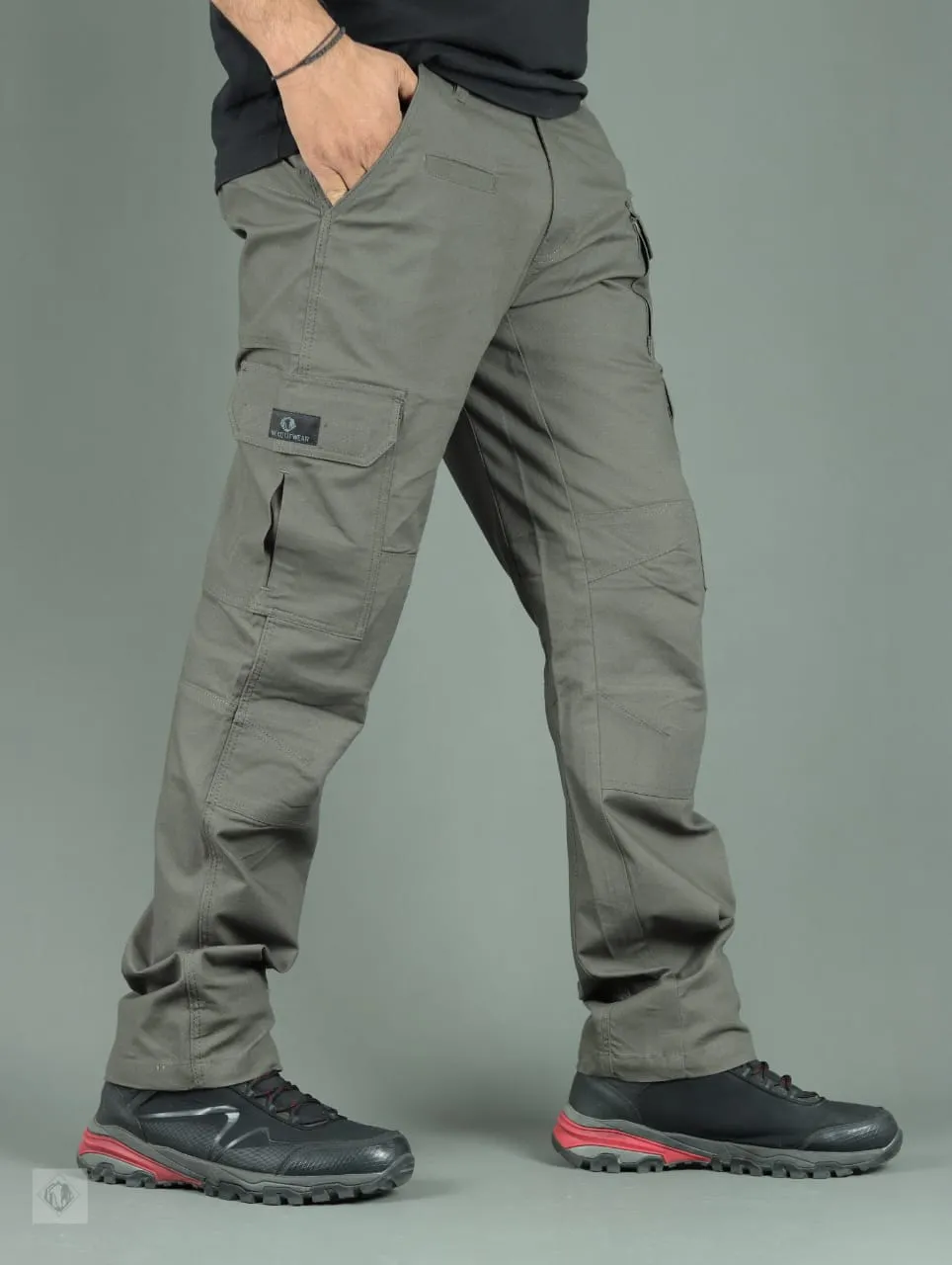 Durable and stylish cotton with multiple pockets Cargo (OLIVE GREEN). BY WALKOUTWEAR