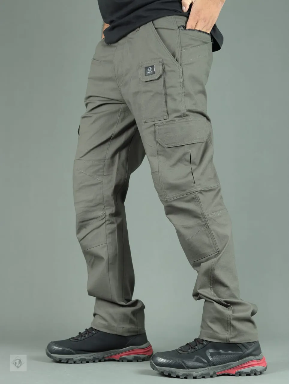 Durable and stylish cotton with multiple pockets Cargo (OLIVE GREEN). BY WALKOUTWEAR