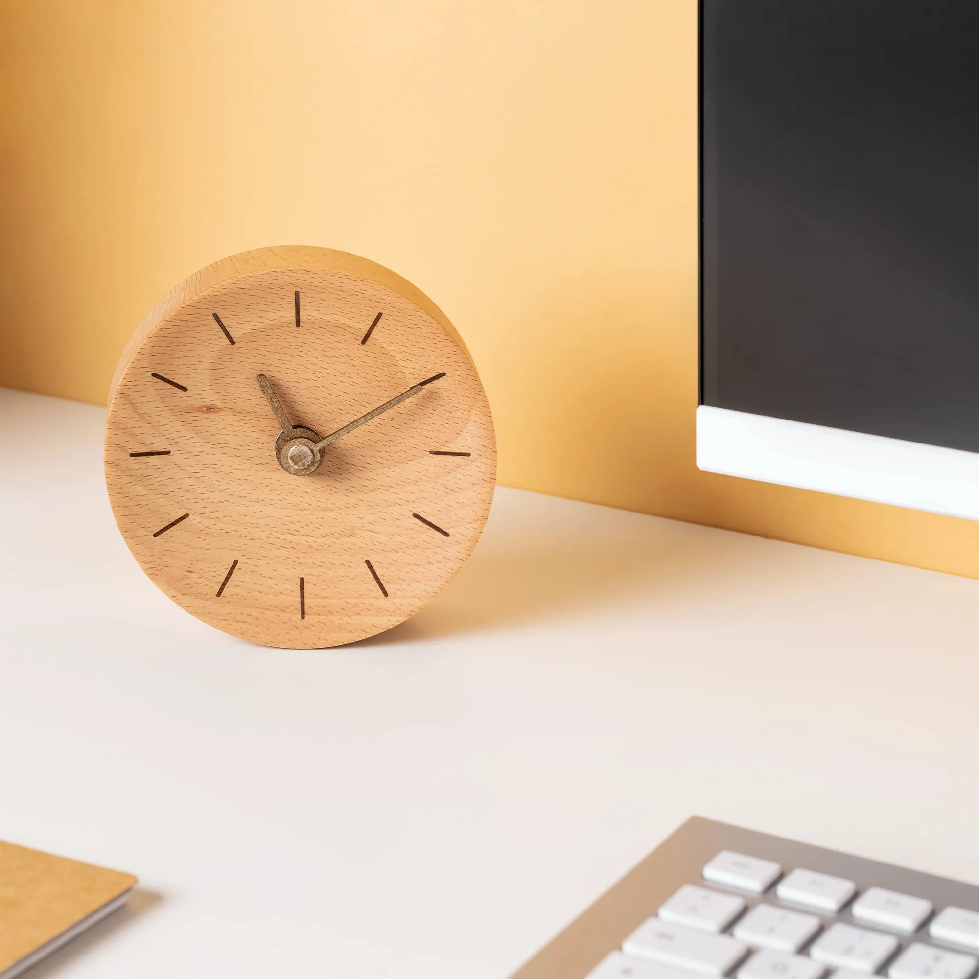 Navaris Small Modern Desk Clock - 4-3/8" Diameter Real Wood Analog Clock for Shelf, Table, Desktop - Silent Tick Battery Operated Clock - Light Brown