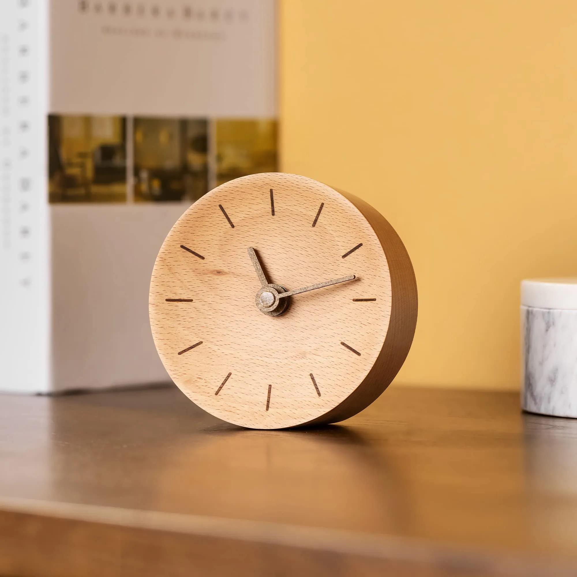 Navaris Small Modern Desk Clock - 4-3/8" Diameter Real Wood Analog Clock for Shelf, Table, Desktop - Silent Tick Battery Operated Clock - Light Brown