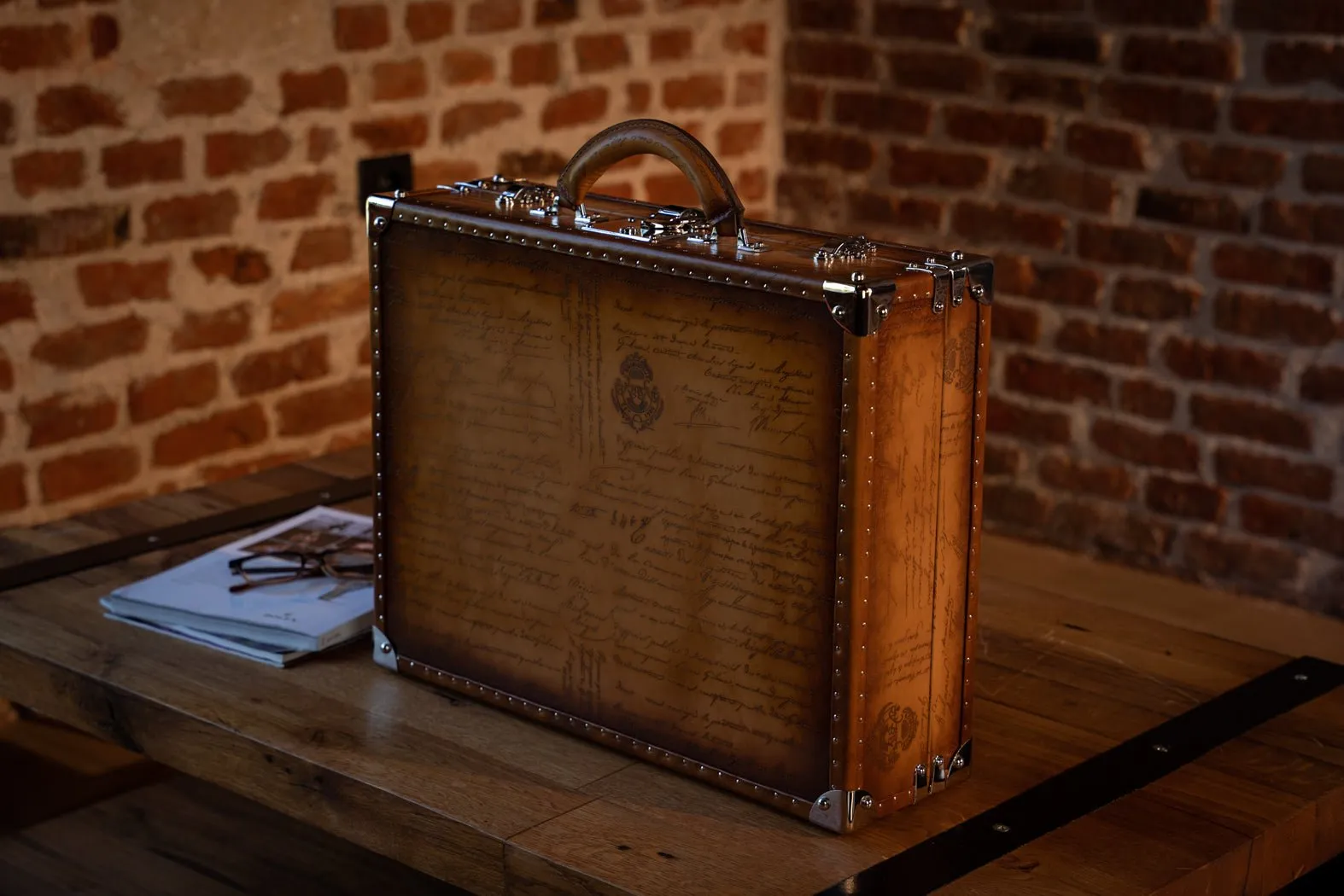 Watch Trunk - Parchment Patina Honey Brown